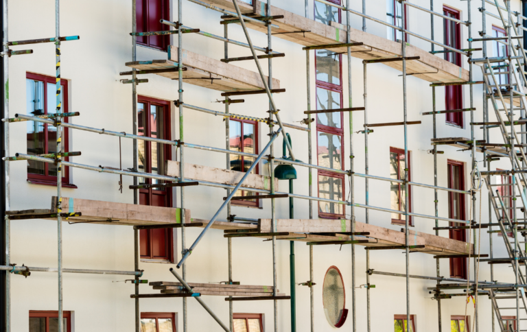 Molins anima a rehabilitar viviendas antes de fin de año para beneficiarse de deducciones fiscales de hasta 15.000 €