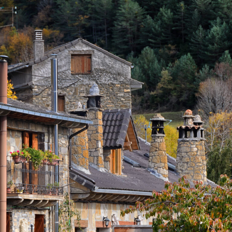 Aragón lanza nuevas ayudas para la rehabilitación energética de viviendas y analiza la actividad constructiva en Huesca