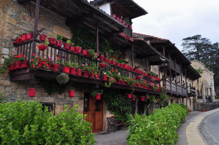 Cantabria lanza ayudas de 1,5 millones para rehabilitar edificios públicos y fomentar vivienda en alquiler
