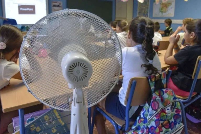 El CGATE reclama aprovechar el verano para rehabilitar los centros educativos y adaptarlos a unas olas de calor cada vez más frecuentes.